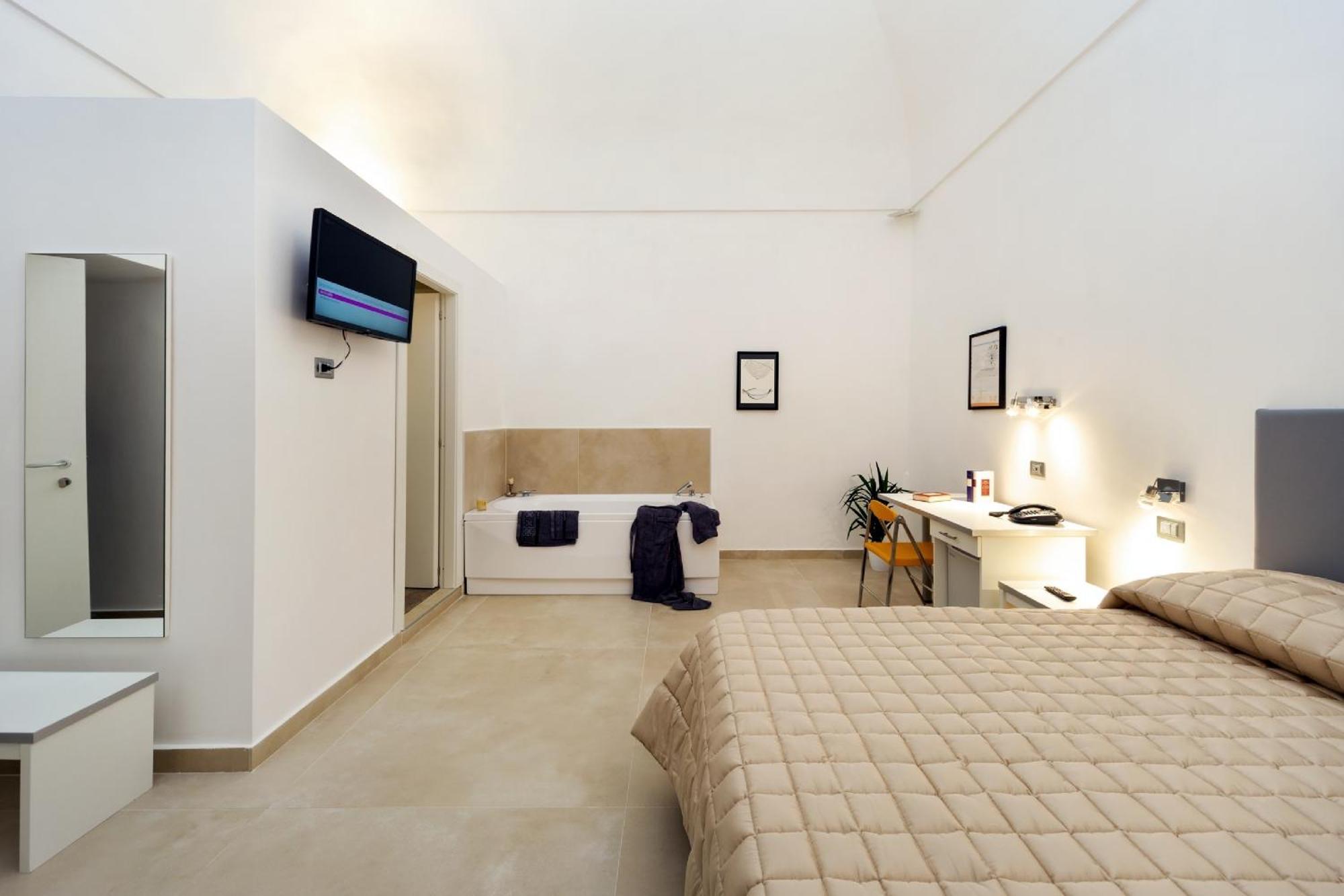Il Tesoro Smart & Spa 3* Naples