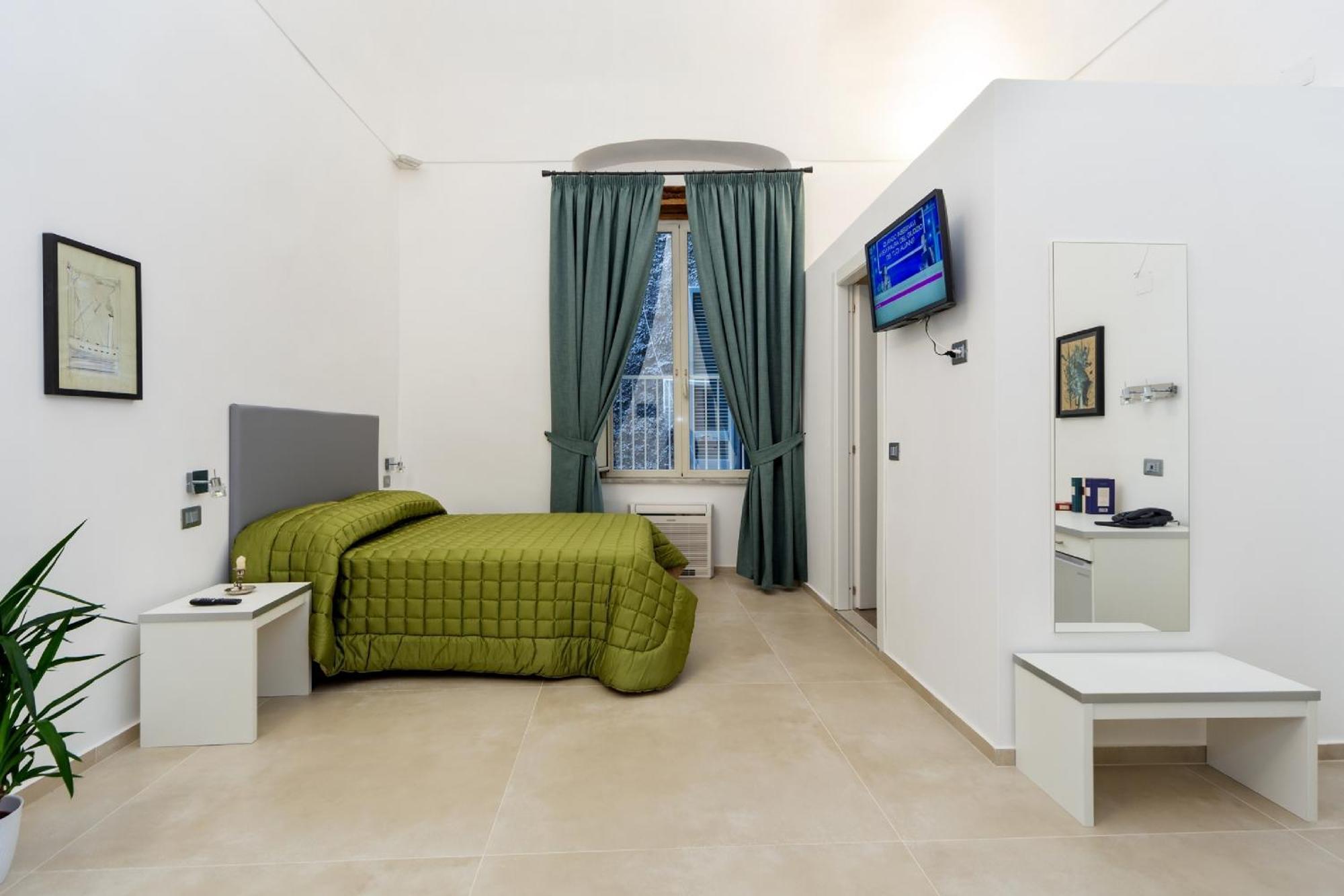 Il Tesoro Smart & 3* Napels